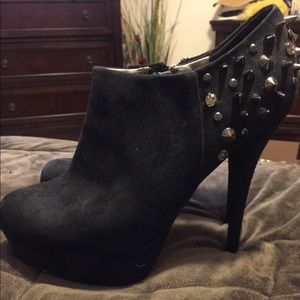 Sexy Aldo studded heels